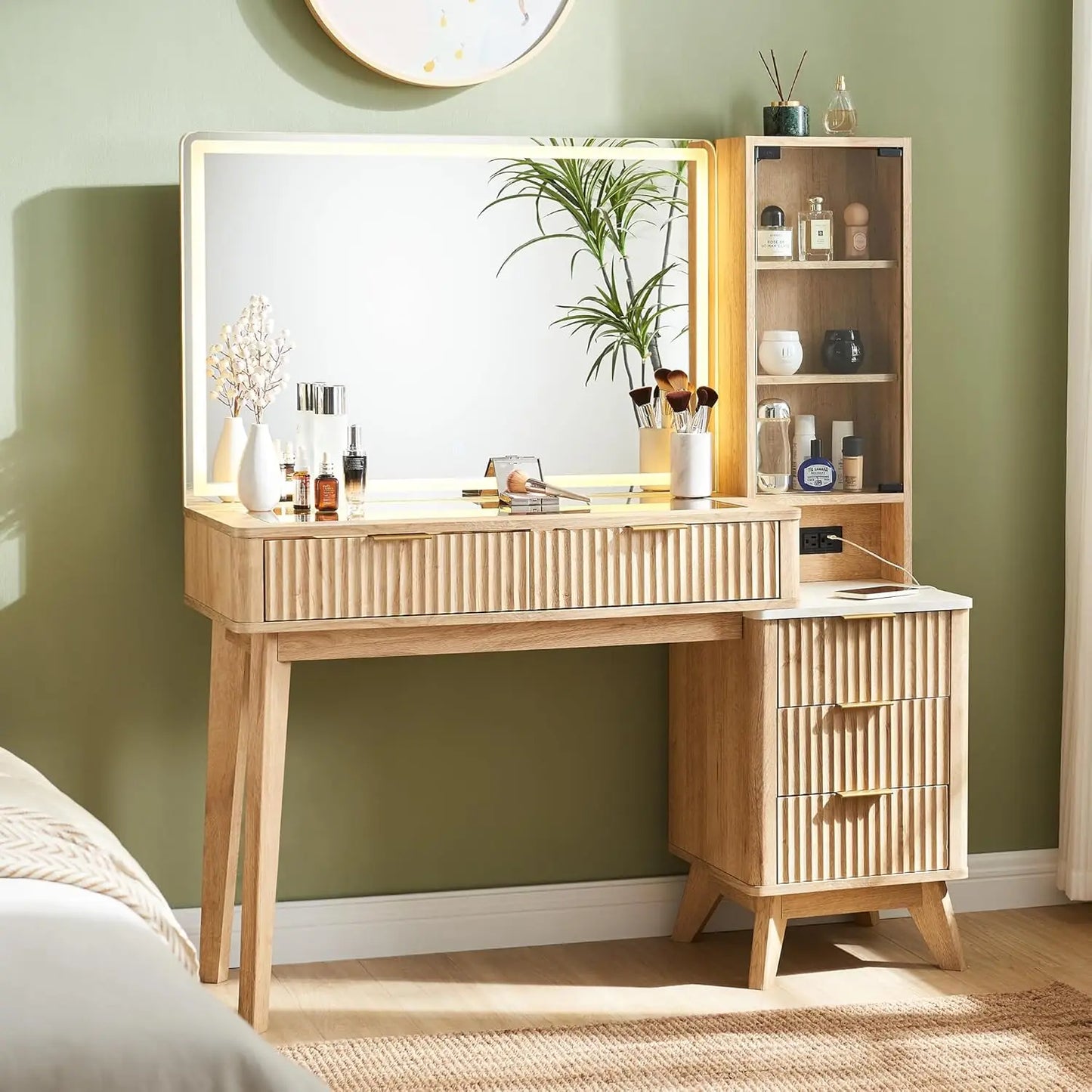 Fluted Makeup Vanity Desk With Glass Top Mirror Lights